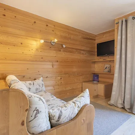 Hr - Meg Megève